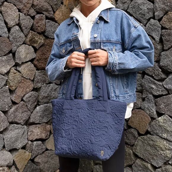 Sakroots Spirt Desert Quilted Medium Tote - Picture 7 of 7